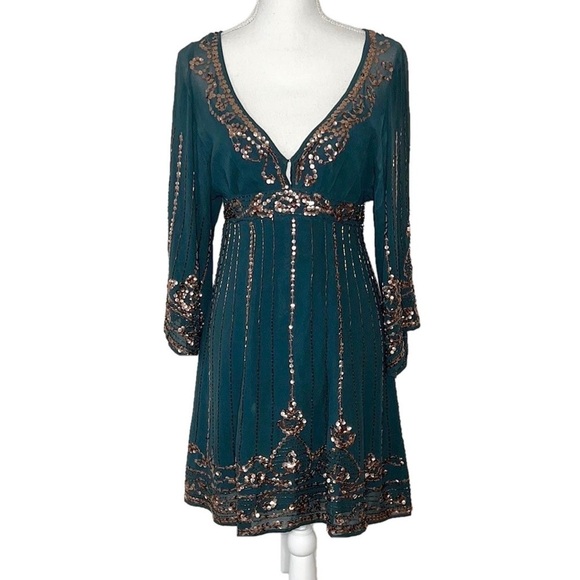 Nanette Lepore Dresses & Skirts - Nanette Lepore Spellbinding Dress